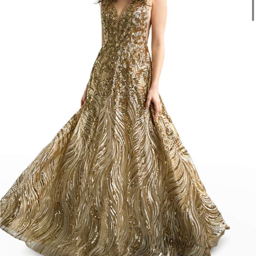 Basix Beaded Sequin Swirl Gown Gold Size 2